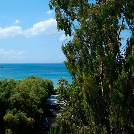 Roof Garden Seaside Lux Apartment Chania (Crete)